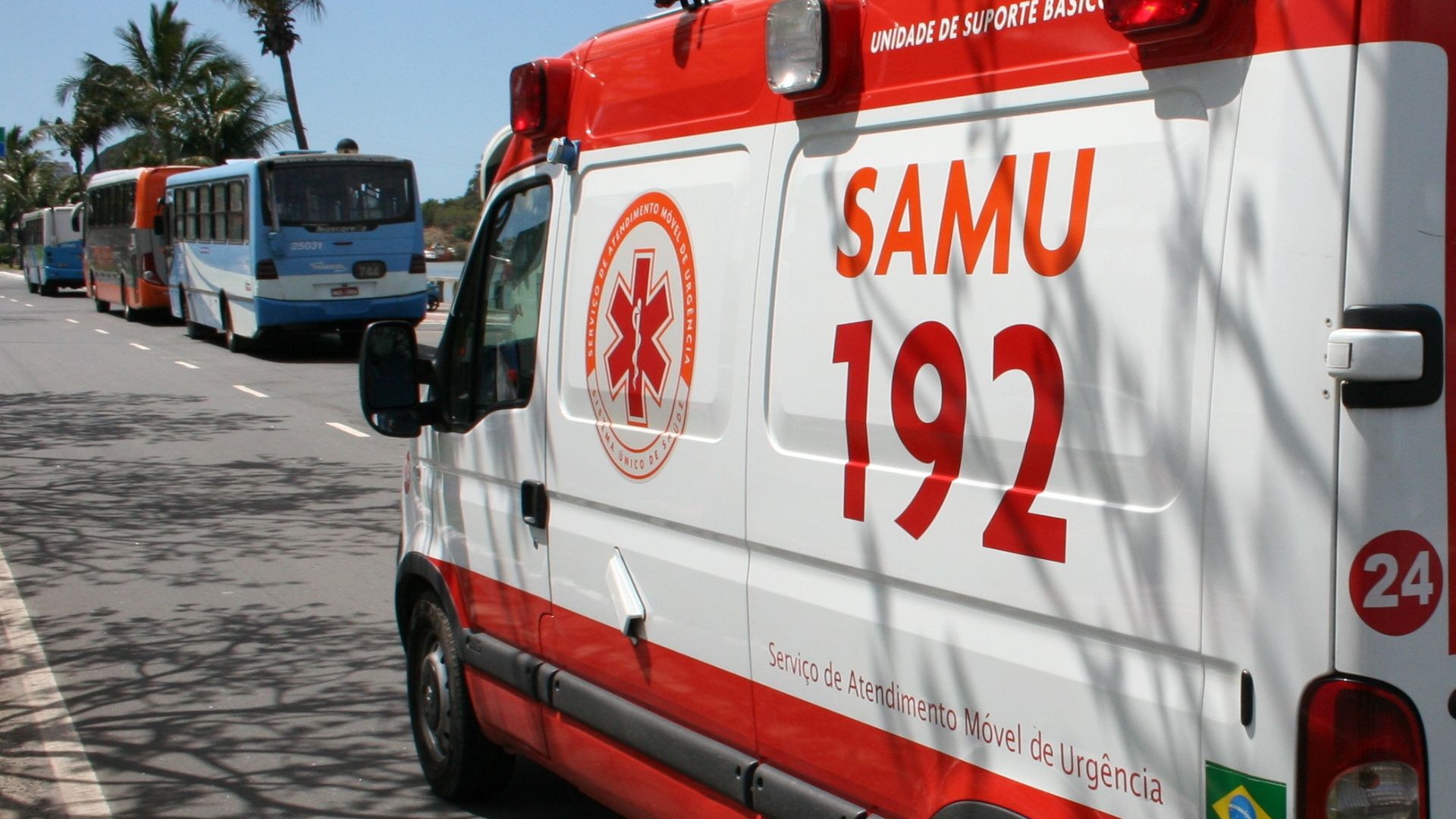 Colisão entre carro e caminhão deixa um homem ferido no litoral norte de AL