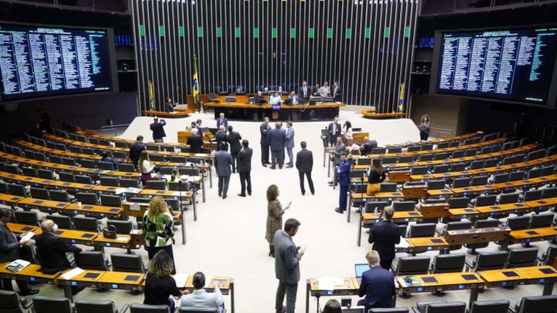 Câmara endurece penas para crimes sexuais e exploração infantil